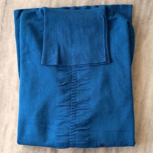 NWT. Express Woman's Rayon blended turtleneck sweater with front design. - Picture 1 of 5